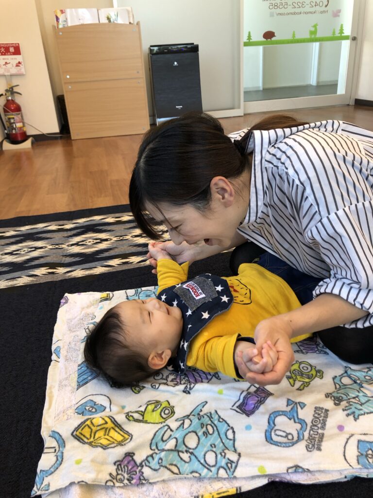 ベビーマッサージ