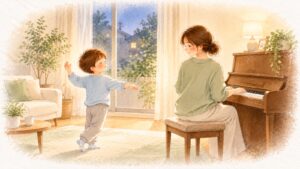 夕方の居間で、母親がピアノをゆっくり弾き、子どもがそのテンポに合わせて穏やかに体を動かしている水彩画